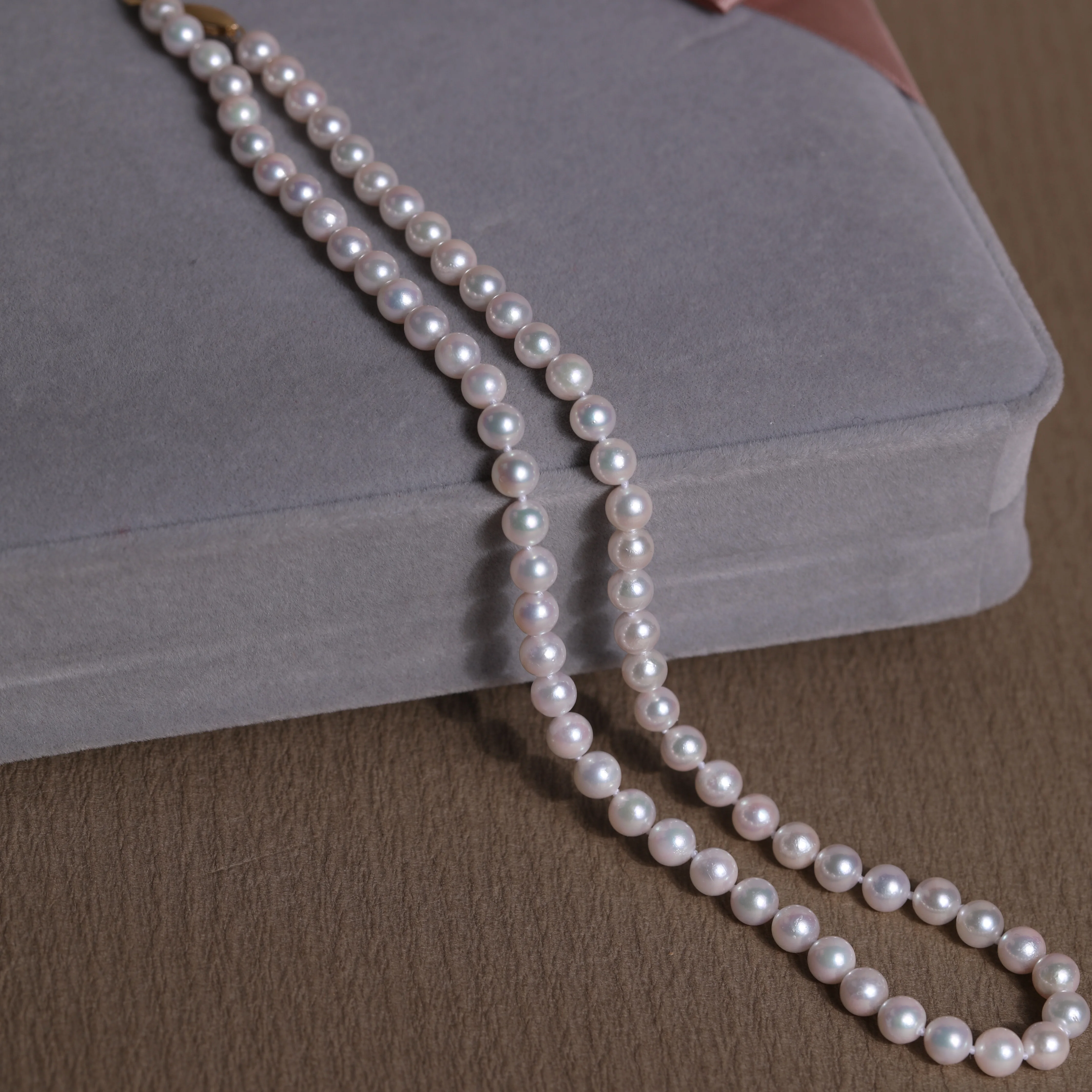 

Japan Saltwater Akoya Pearls Strand with 14K/18K Gold Clasp Round Pink Luster Pearls 18 INches Pearl Strand 6-6.5mm, White/pink