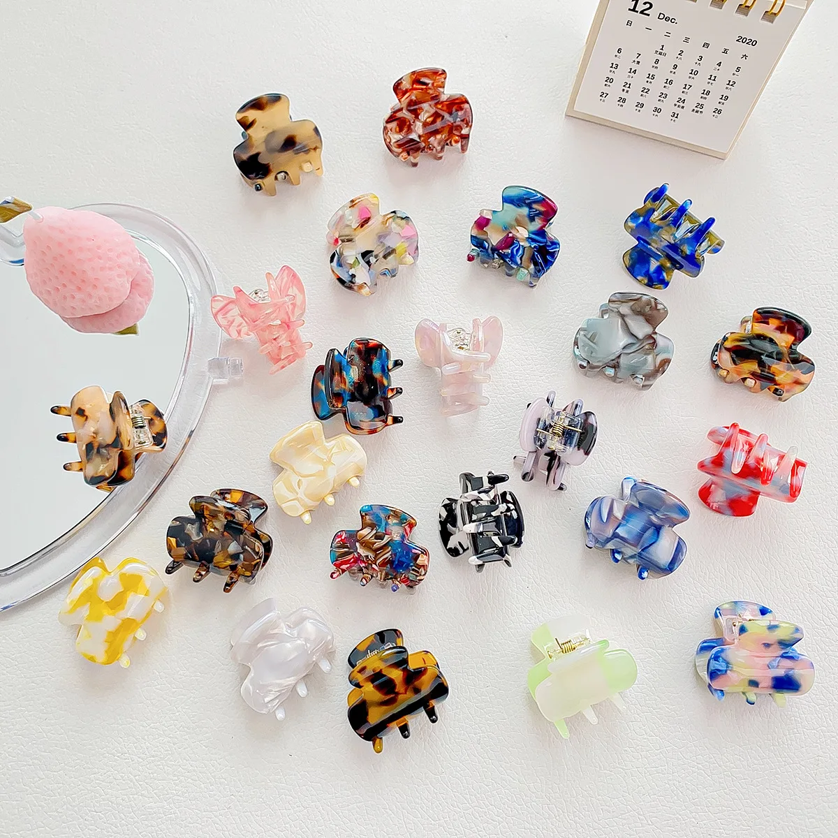 

Ins Hot Selling Cellulose Acetate Hair Claw Clips 3.5cm Small Mini Colorful Hair Accessories For Girls