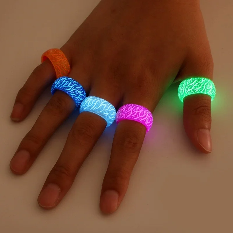 

2021HOT Selling Resin Flame Design Glowing Ring Luminous Glow in the Dark Ring Illuminate Silicone Chunky Rings, Gold rainbow