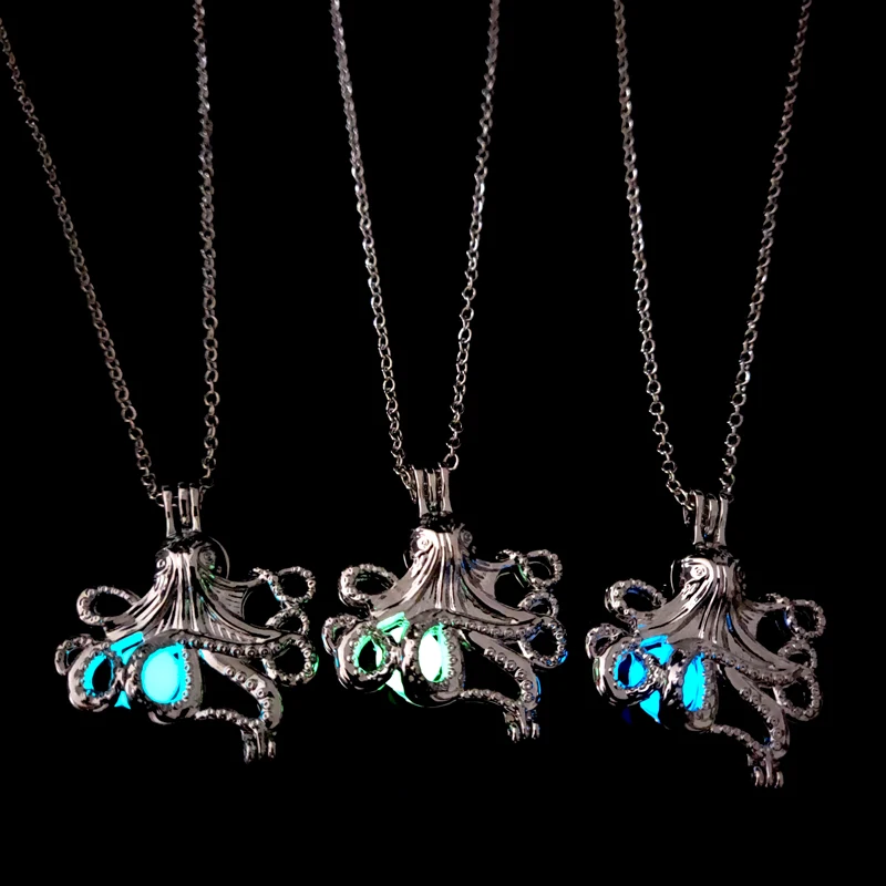 

Chic Design Octopus 3 Color Noctilucent Pendant Necklace Night Party Jewelry