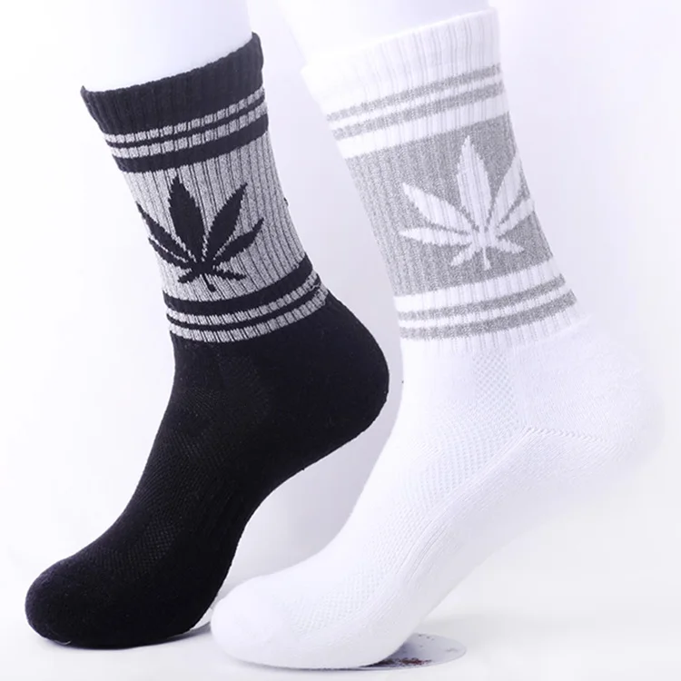 

White Black Walking Hiking Sports Running Athletic Socks Custom Man Breathable Cotton Elite Gym Basketball Socks