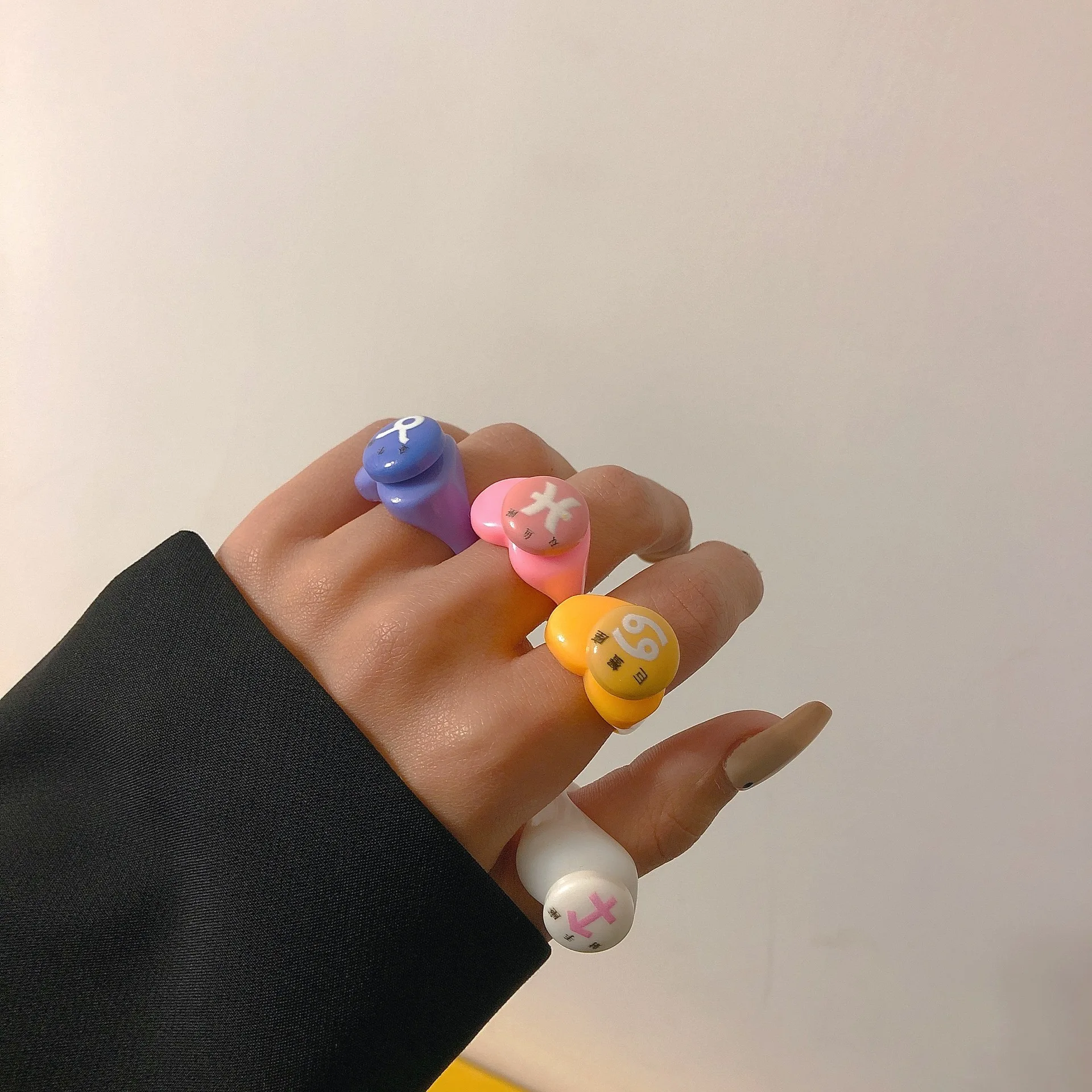 

OUYE Fashion Girl Acrylic Ring Female Summer Cute Design Niche ins Colorful Macaron Ring Wholesale