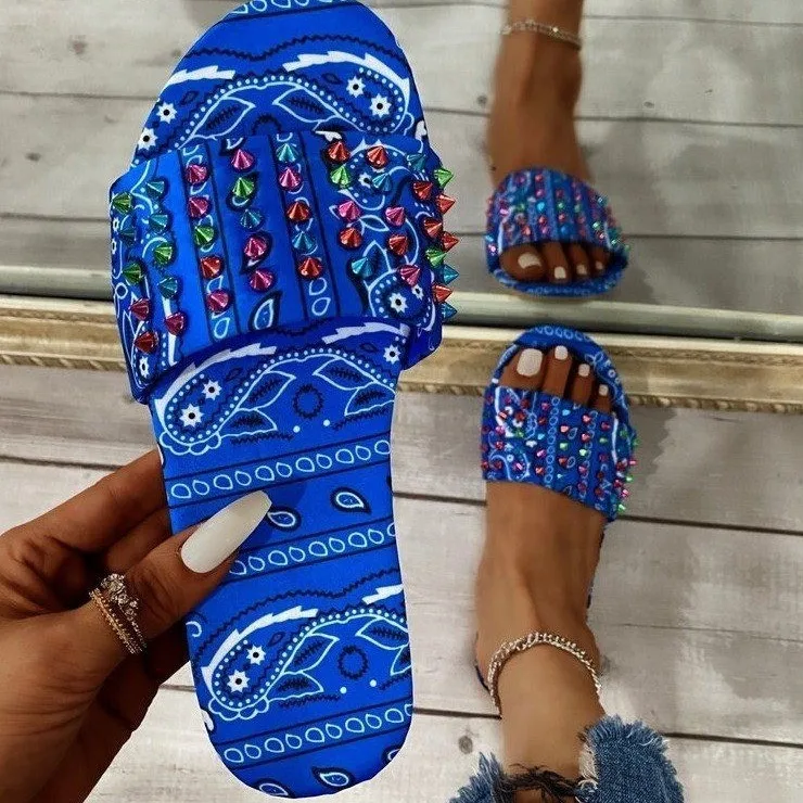 

RTS Newest Stylish Ladies Slippers Rivet Printed Sandals Colorful Plus Size Beach Women Sandals, 3 colors