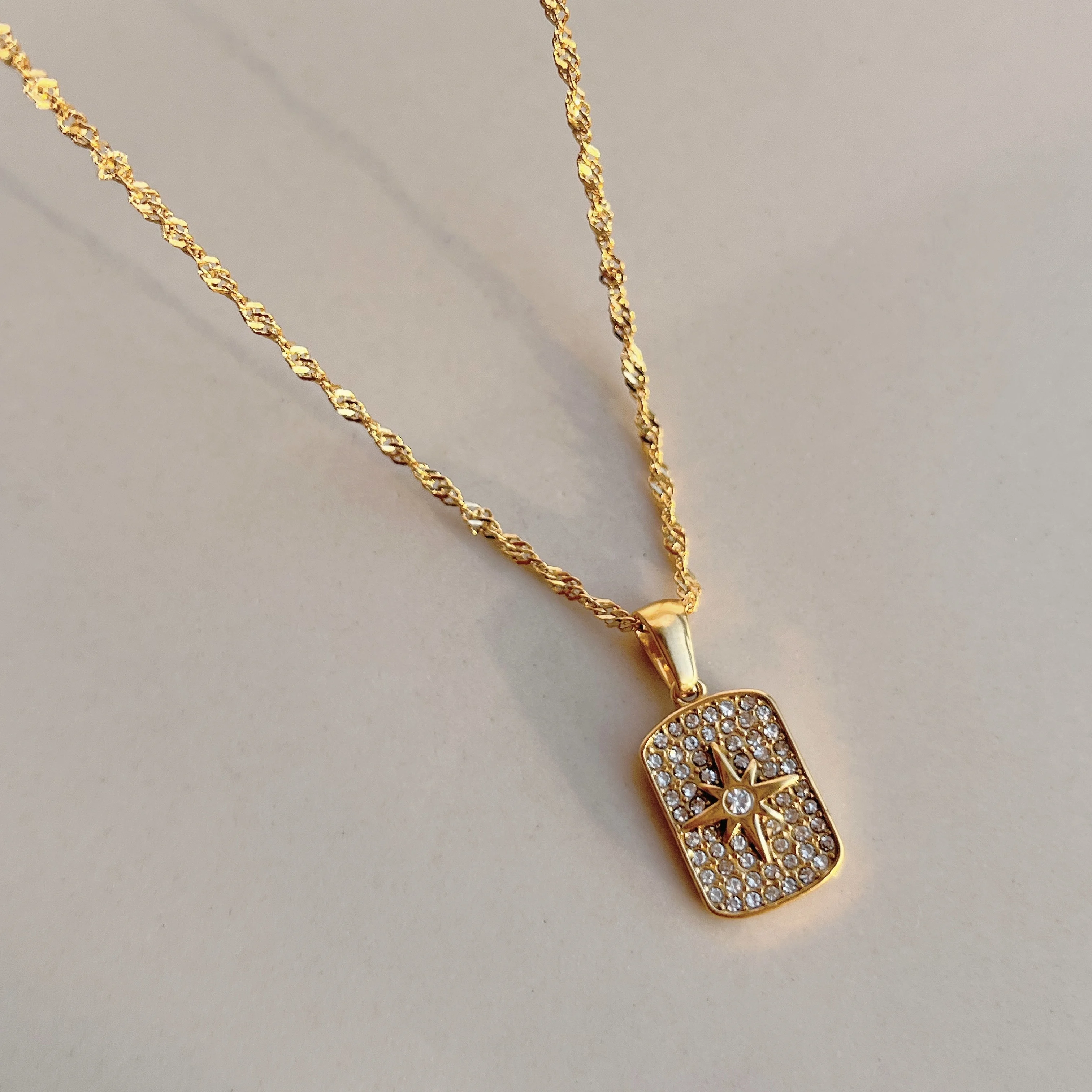 

2022 Dazan New Ins Wholesale 18k Gold Plated 316l Stainless Steel Square Zircon Octagram Pendant Tarot Water Wave Chain Necklace