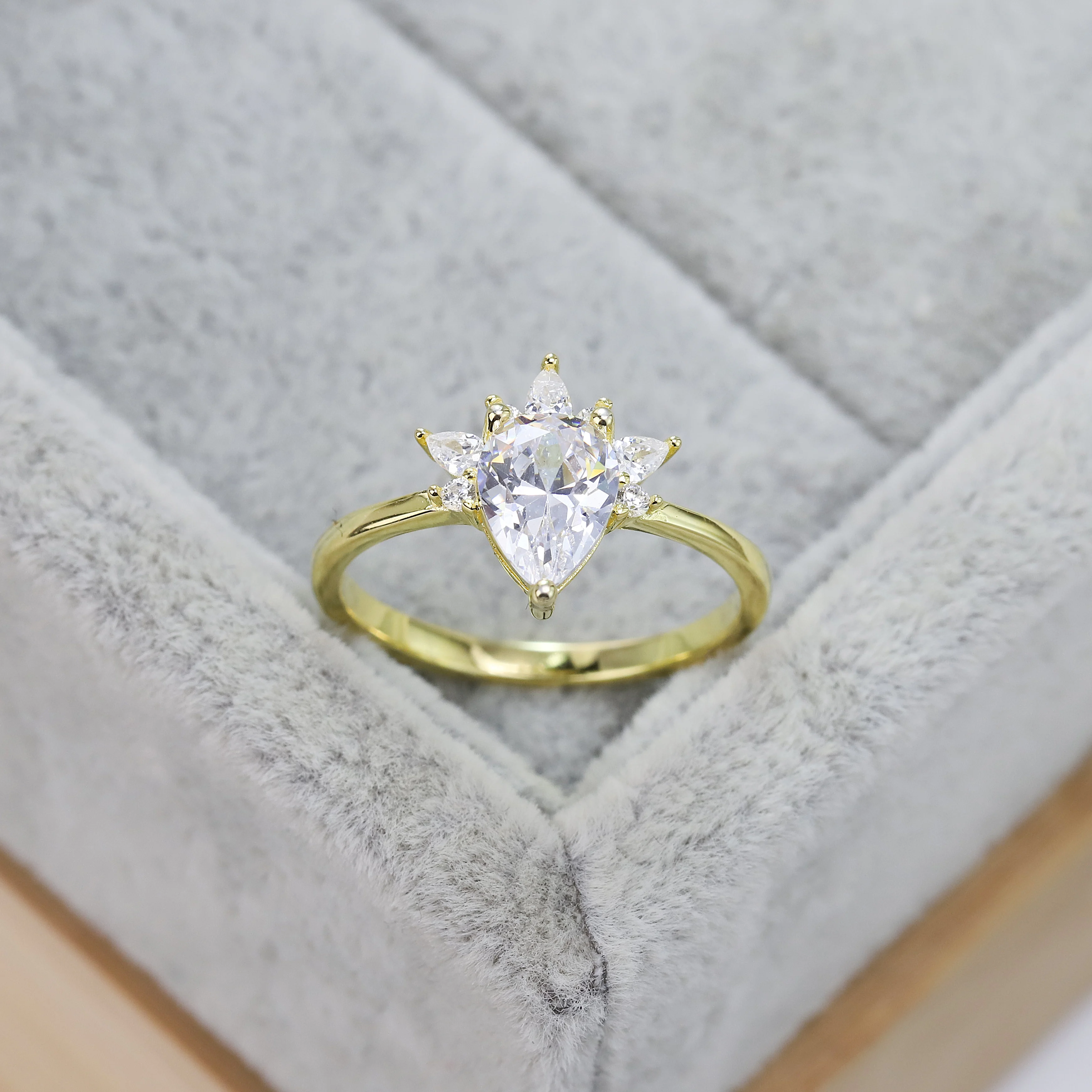 

Best selling European and American S925 silver plated gold fashion wedding ring water drop crystal luxury jewelry women's gifts
