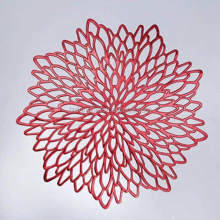 

Tabletex waterproof round flower shaped hollow PVC placemat, Gold/silver