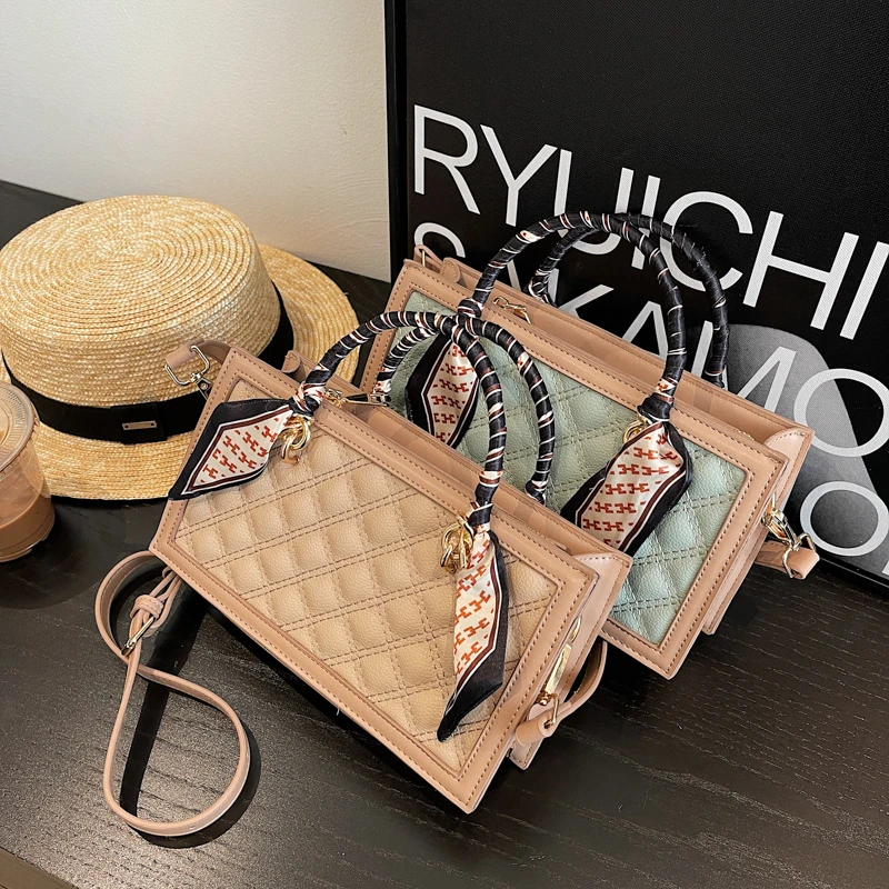 

New Designer Small Tote Bags 2022 Girls Luxury Cute Tote Handbags Ladies Famous Small Purses For Young Lady