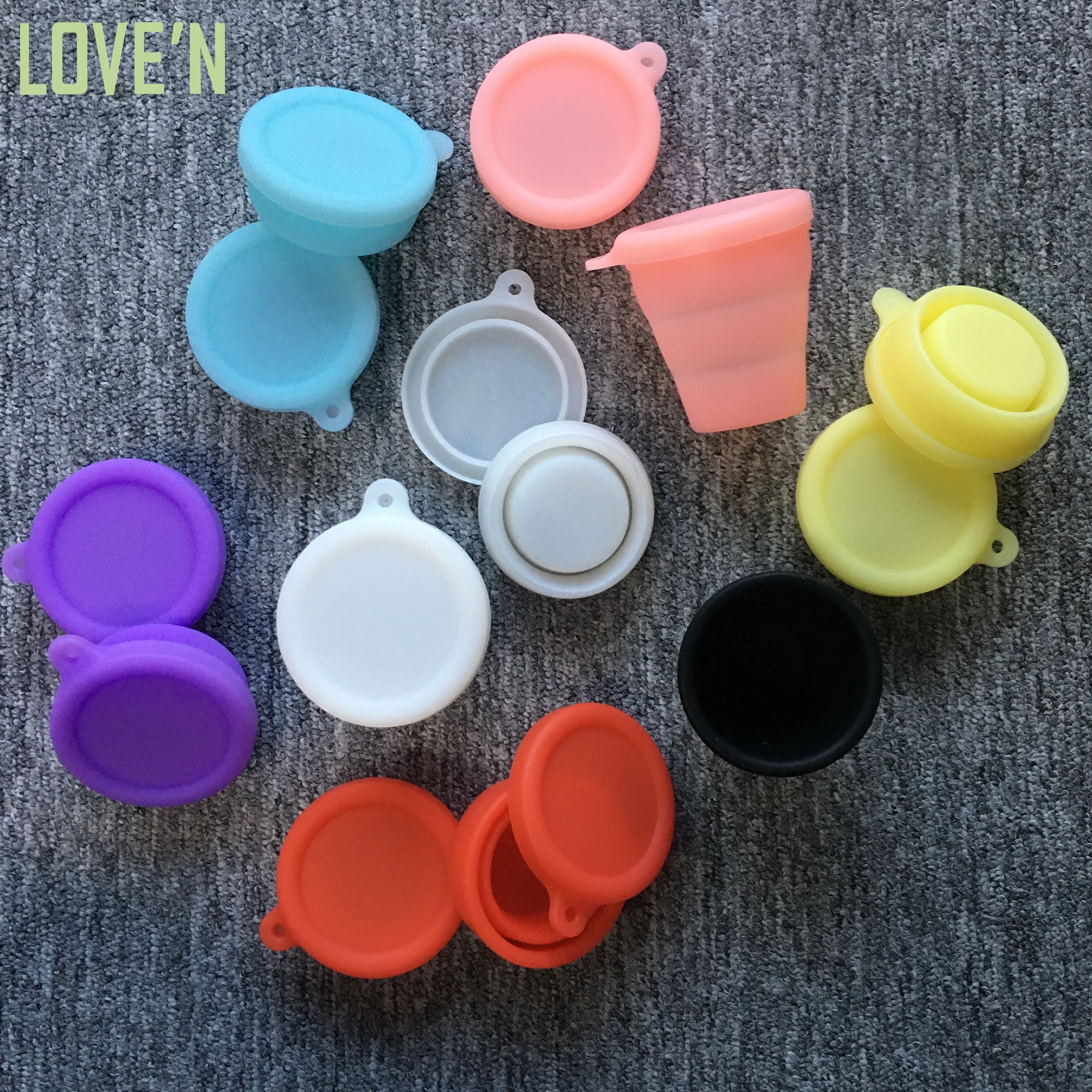 

LOVE'N LV201C eco Outdoor Portable Drinking Telescopic Collapsible Retractable Folding Silicone water cup with Lid for Travel