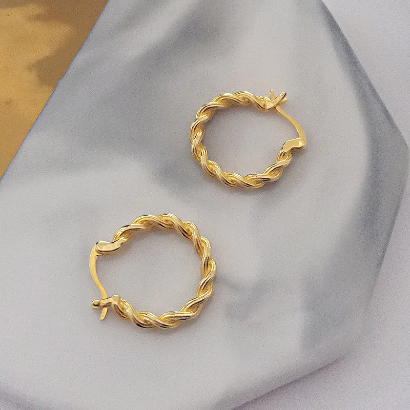 

Wholesale Fashion Minimalist 925 Sterling Silver Hoops Earring 18K Gold Plated Twisted Hoop Earrings