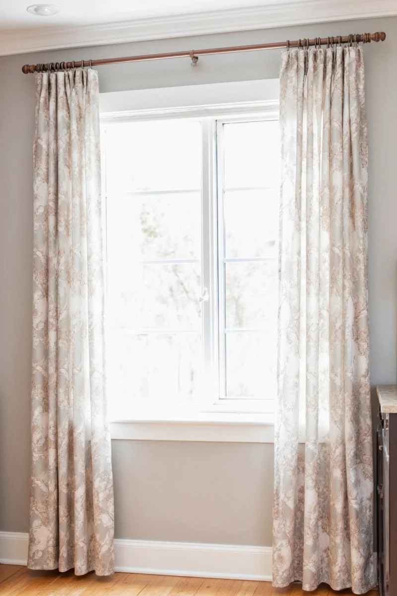 Clip-on café curtains