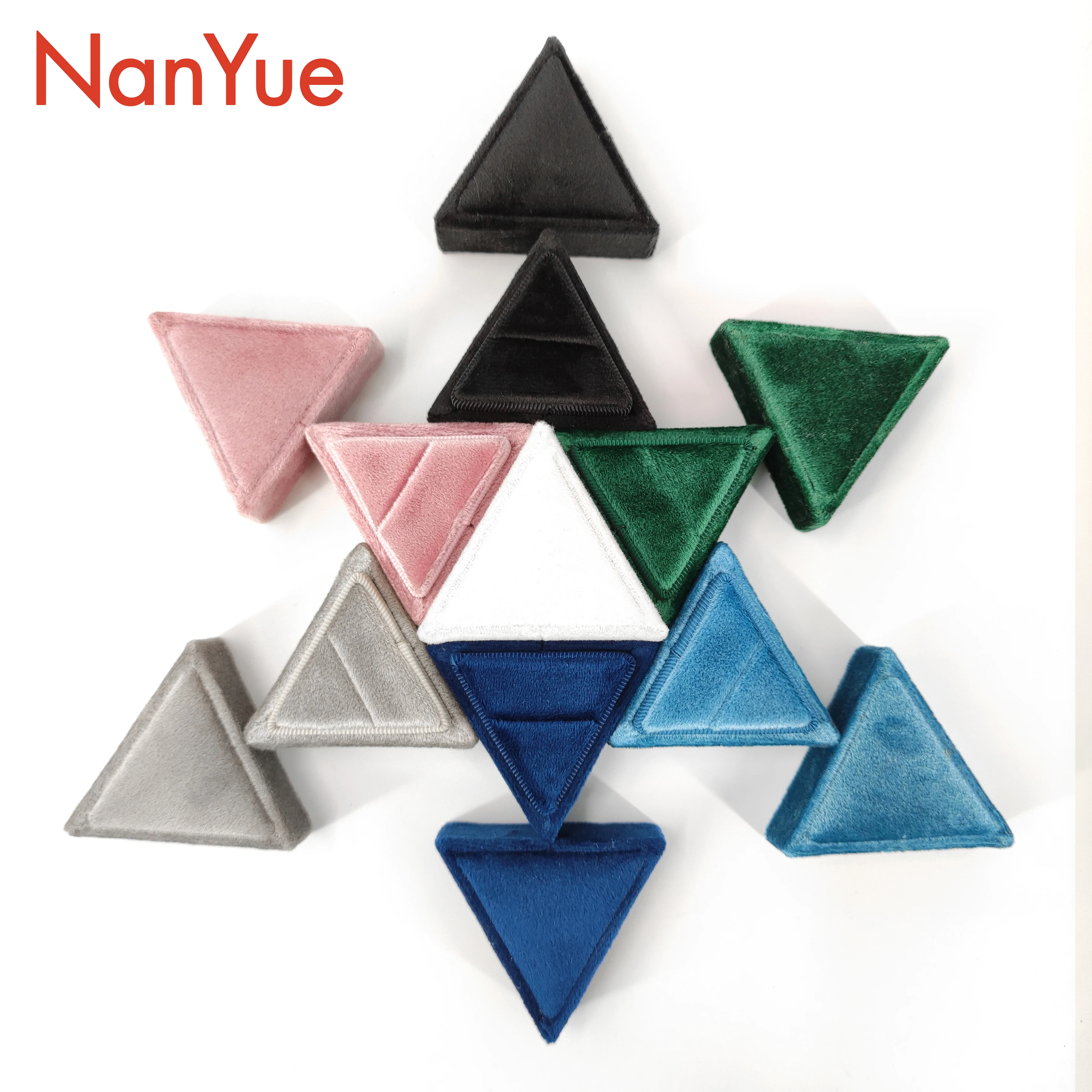 

Spot MOQ1pcs triangle ring boxes custom jewelry boxes wholesale velvet ring boxes