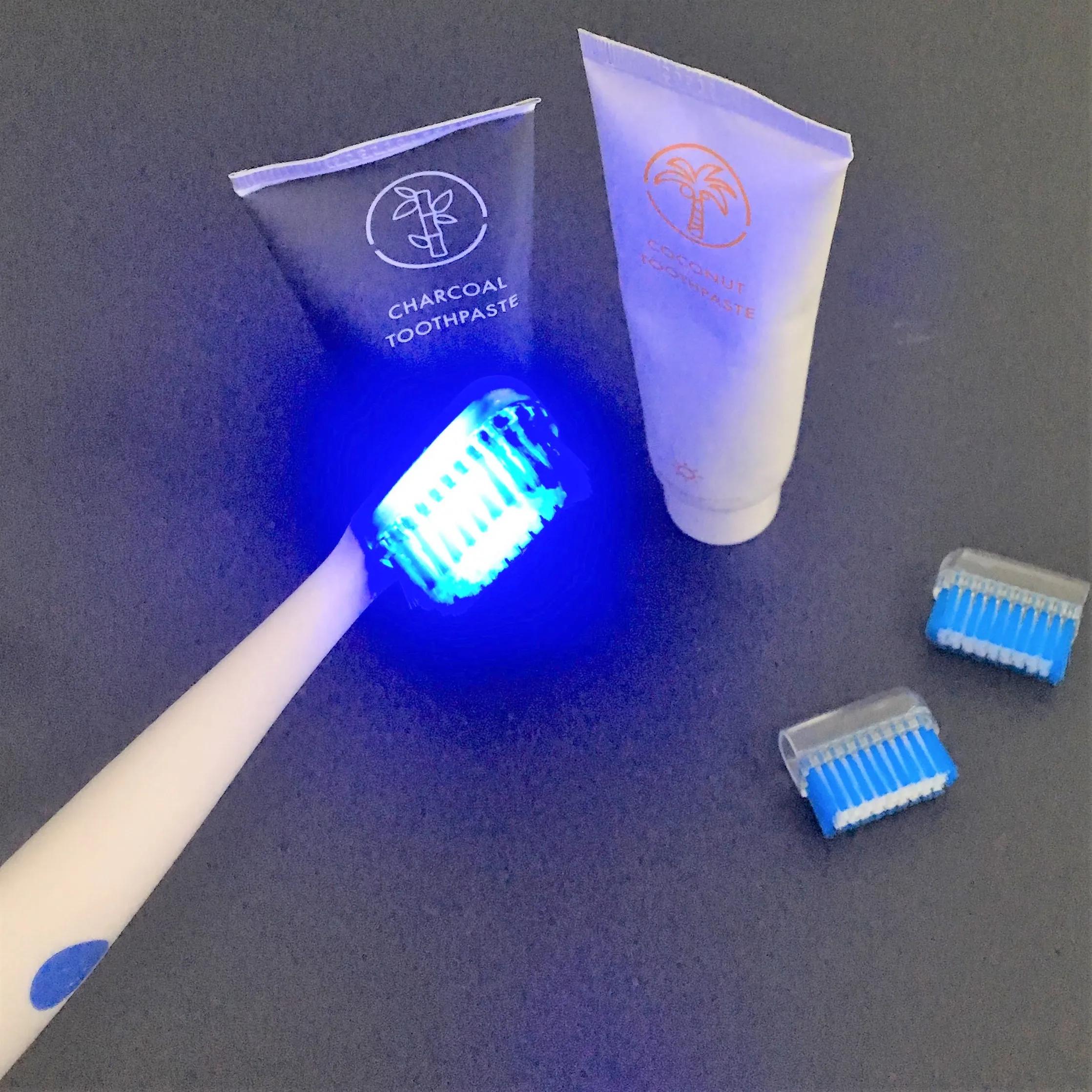 

Japan Hot Sale Hey White The Only Blue Light Whitening Toothbrush, White or oem
