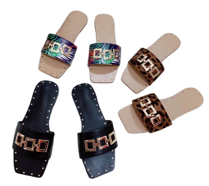 

2021 Ladies rivet slippers Flat Outdoor Shoes women's sandals
