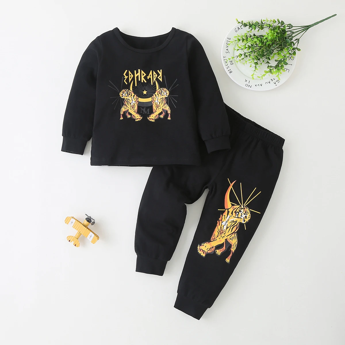 

OEM Service Tiger Animal Printed White Top Black Casual Kid sets two piece Boys clothing Sets