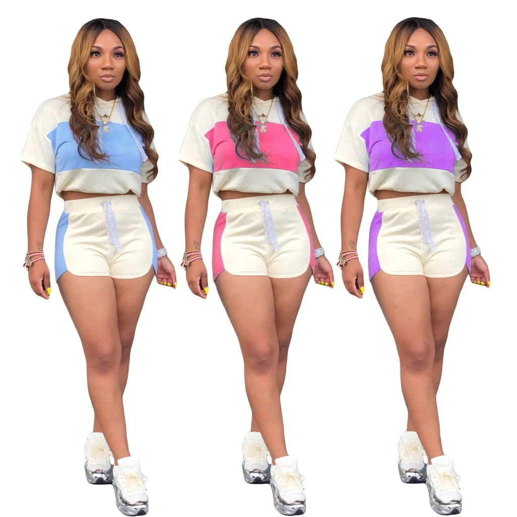 

Hot Selling 2020 Women Spliced Color 2 Piece Set Hooded Crop Top And Shorts Casual Summer Sports Suit