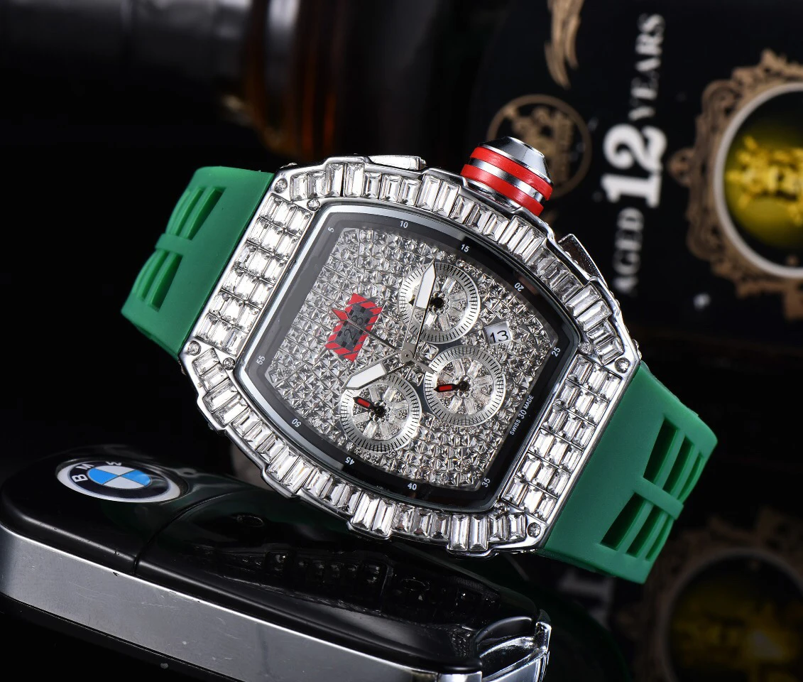 

Men's quartz fashion multi - color stopwatch chronograph sports watch luxury quartz watch watch charm