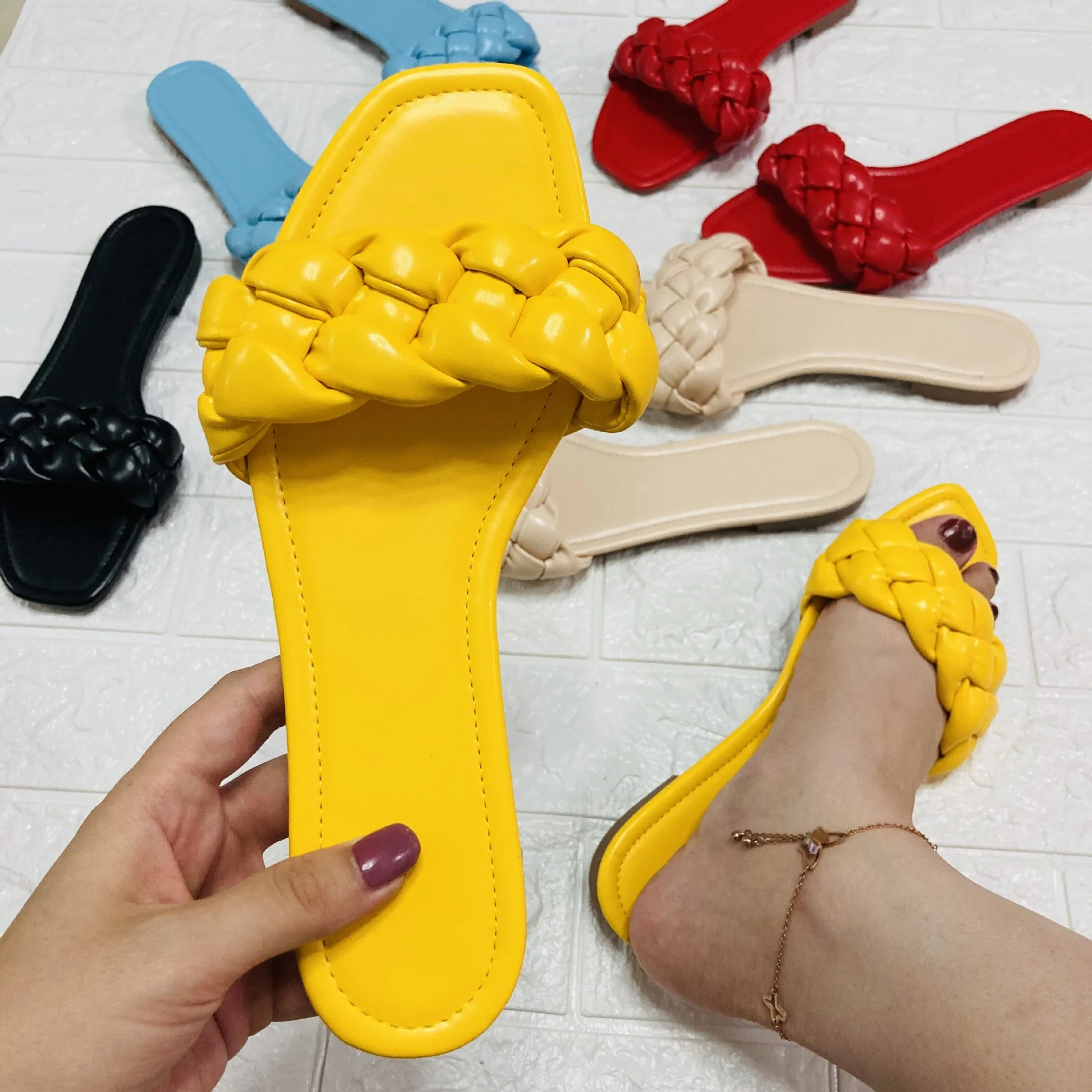 

2021 Summer Women's Flat Jelly Slide PU Footwear Slipper Colorful Casual Ladies Leather Sandal Outdoor New Fashion Wedge Shoes