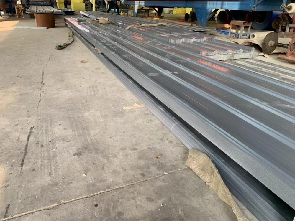 
China supplier DX51D Hot Dipped Galvanized Corrugated Steel Roofing Sheet 