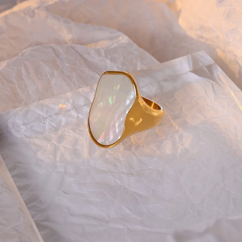 

fashion irregular white shell ring gold plated stainless steel ring