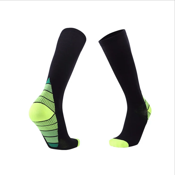 

Amazon hot sale nice price Small Quantity Custom pattern fashionable men outdoor sports sock