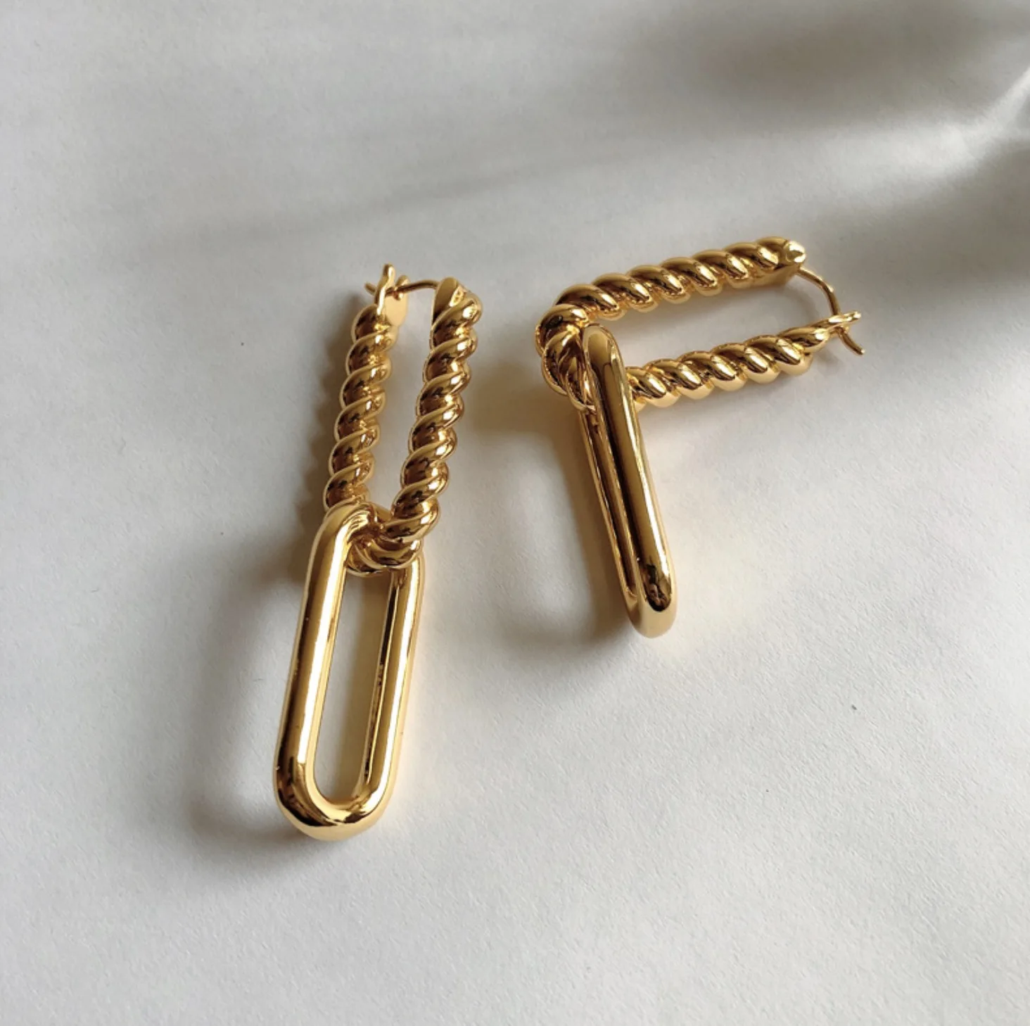 

Trendy Design Rectangle Twist Earrings 18k Gold Square Hoop Texture Earrings