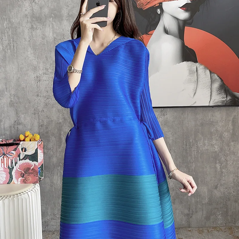 

pleated drawstring waist dress fashion autumn women's new loose dress, Shown