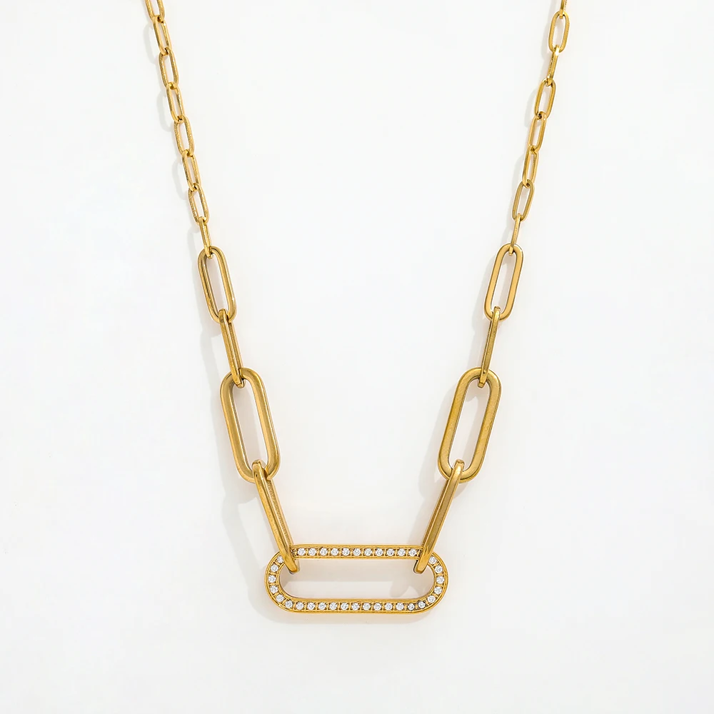 Simple Gold Stainless Steel Necklace with Link Chain Zirconia Pave Oval Pendant Paper Clip Trendy Jewelry Design Wholesale