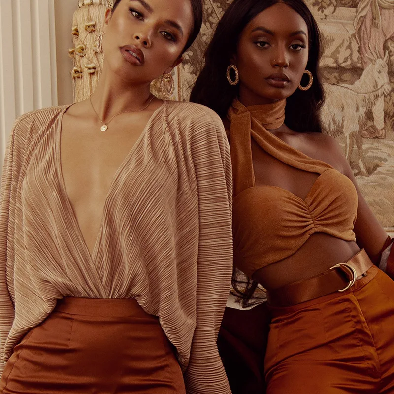 

Hot new pleated loose V-Neck long sleeve Jumpsuit in spring and summer