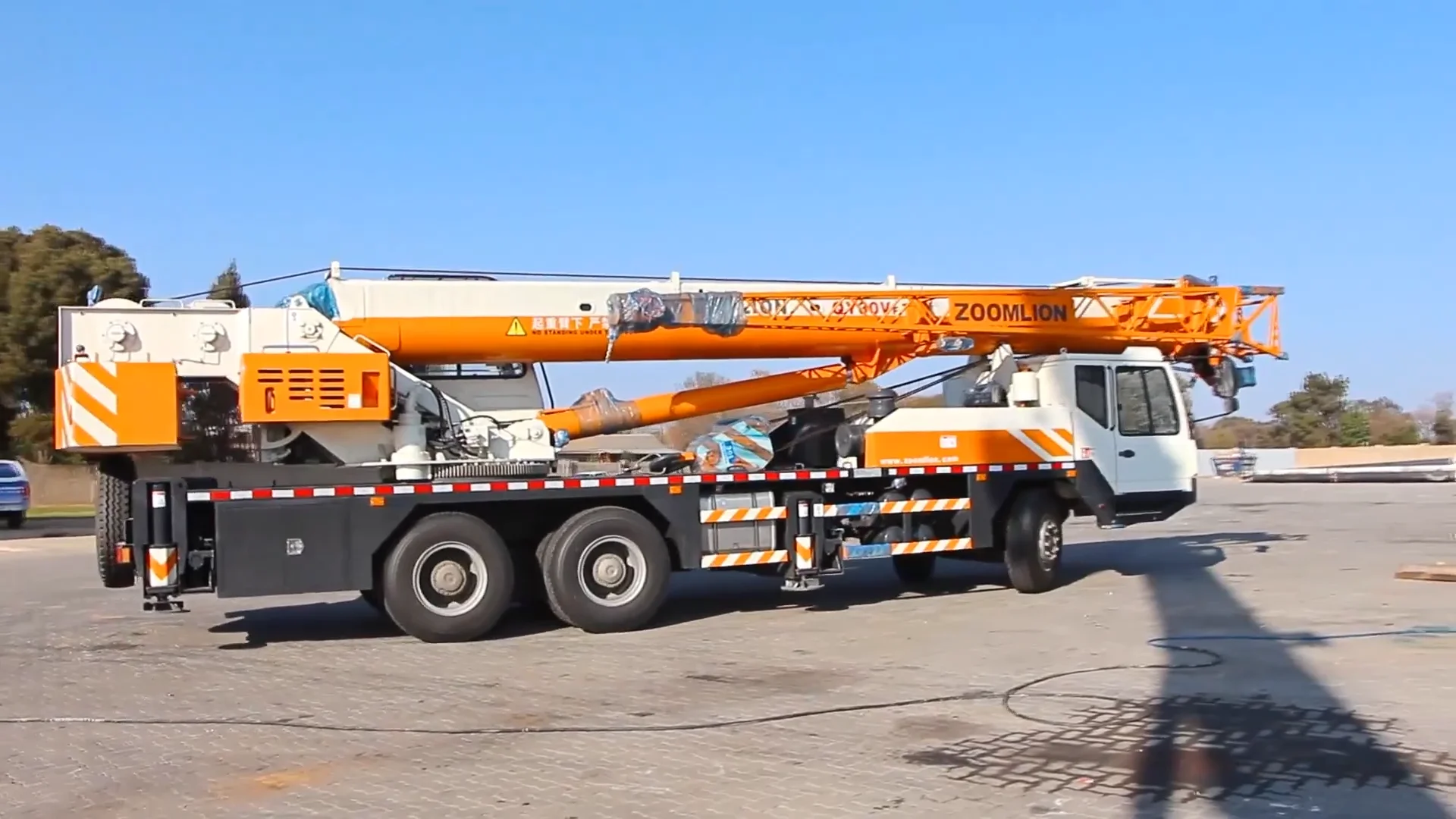 60 Ton Zoomlion Folding Truck Crane ZTC600V532 - High Efficiency