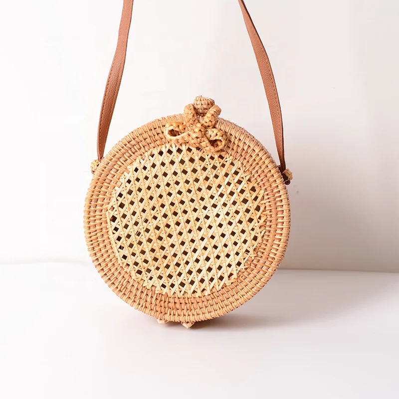 

New Trendy Hollow Designer Ladies Mini Beach Rattan Bag with PU Leather Strap