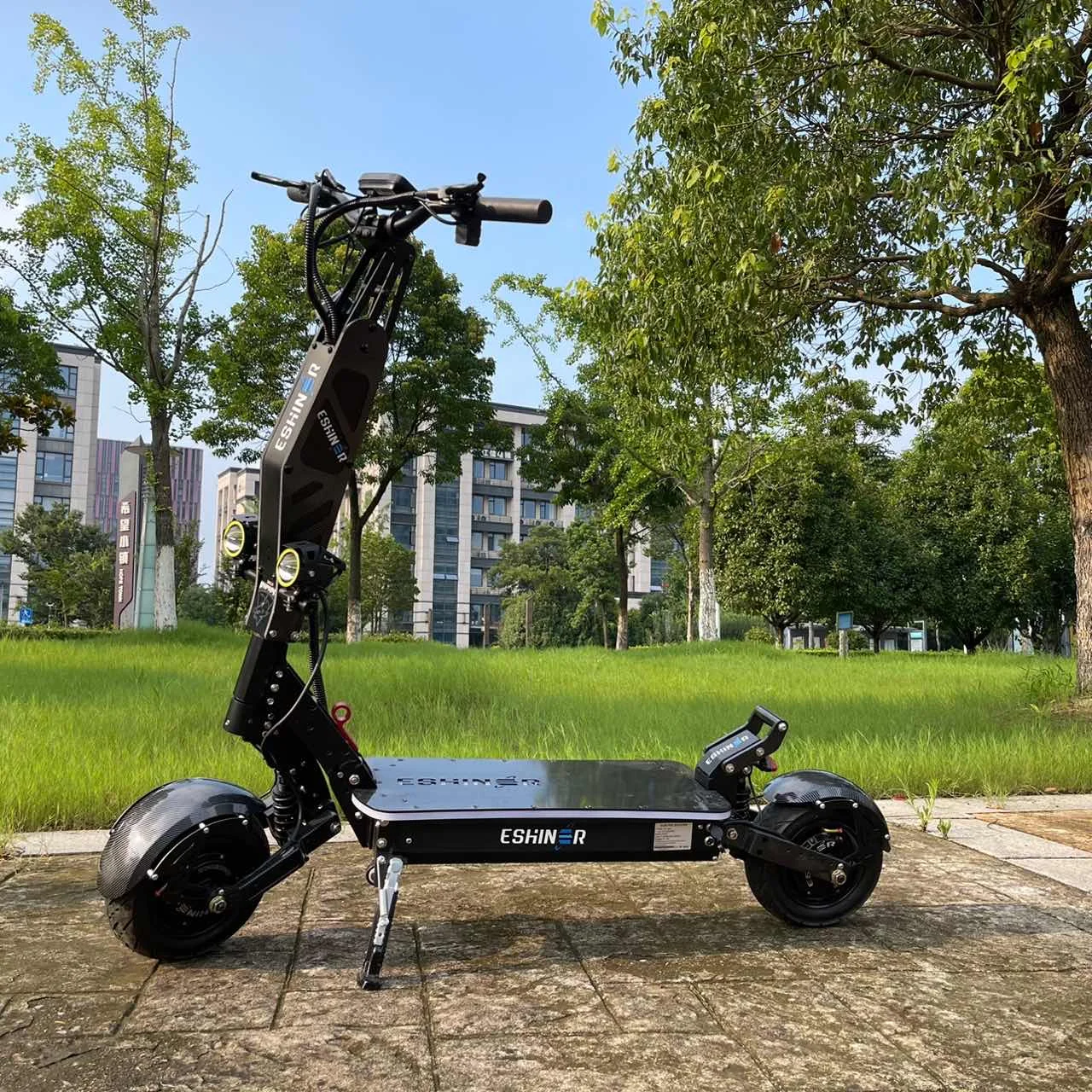 

Fast Shipping carbon fiber electric scooter 6000W 8000W Adult 72V 11 Inch Electric Scooter can be With Seat