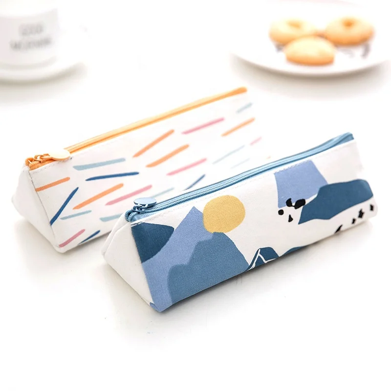 

Wholesale Custom White Triangle Portable Zipper Student Plain Pencil Case, Any colour is available