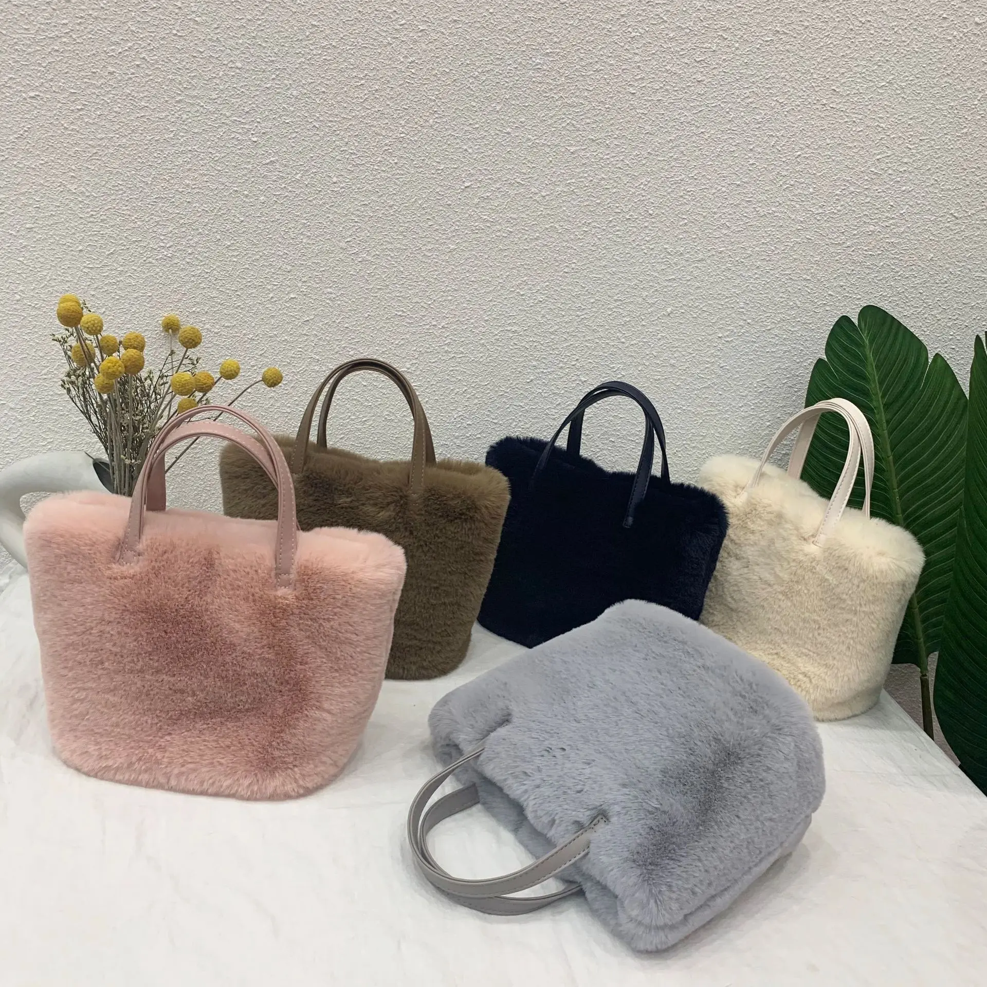 

2020 New Arrival Faux Mink Fur Tote Shoulder Bags Women Plush Soft Hand Bag, White,black, pink,grey, camel