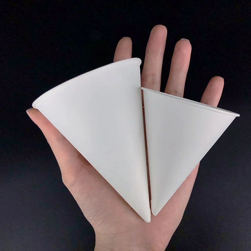 

Spot blank disposable roll paper cone cup airport water cup cheap single wall disposable cone, White