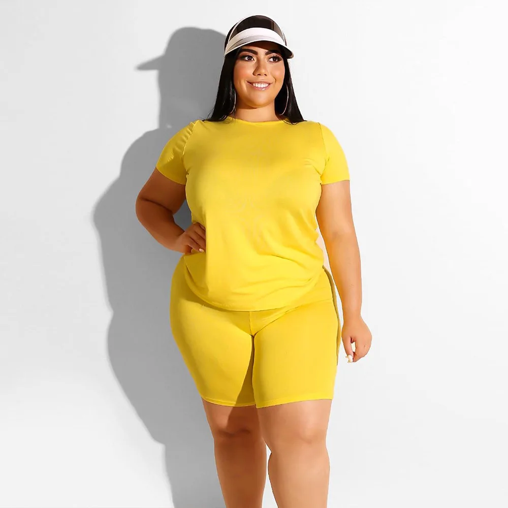 Plus-size Women's Casual Plain Color Round Neck T-shirt and Shorts Set