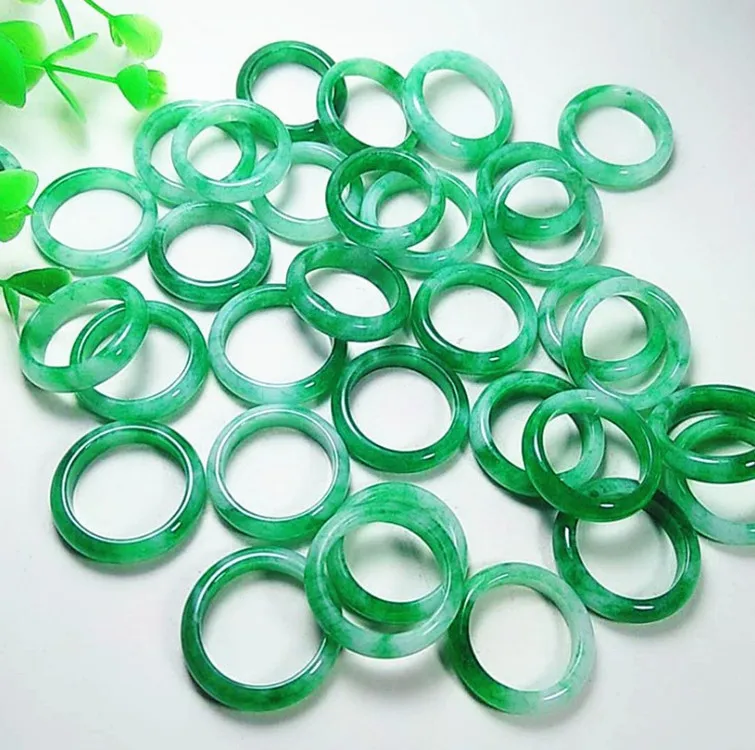 

2021 New Cheap Femmes Hommes Green Jade Rings Anillos De Jade Natural Stone Jade Ring for Women And Men