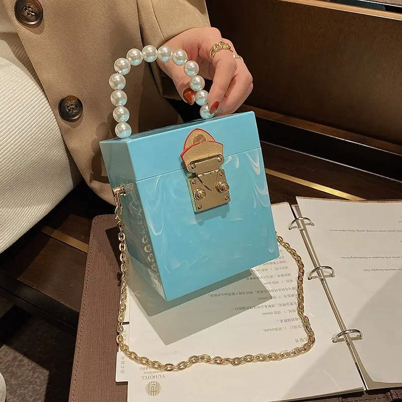 

Drop Shipping Retro dinner box patent leather bag female mini pearl portable cosmetic bag casual box handbag tide shoulder bag