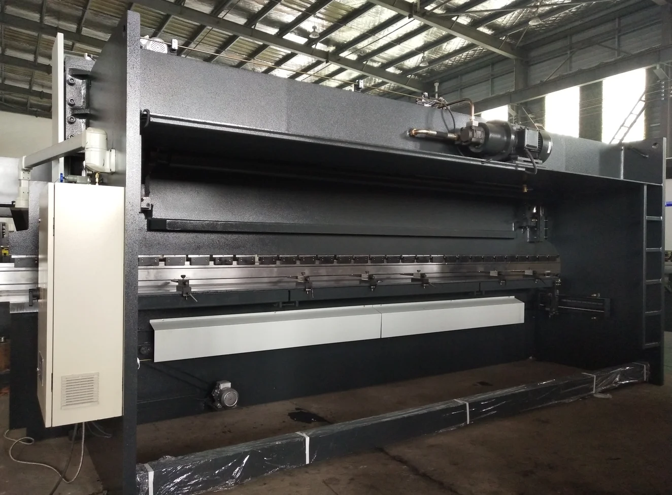 5 Foot Press Brake Steel Bending Machine Price With Press Brake Joggle