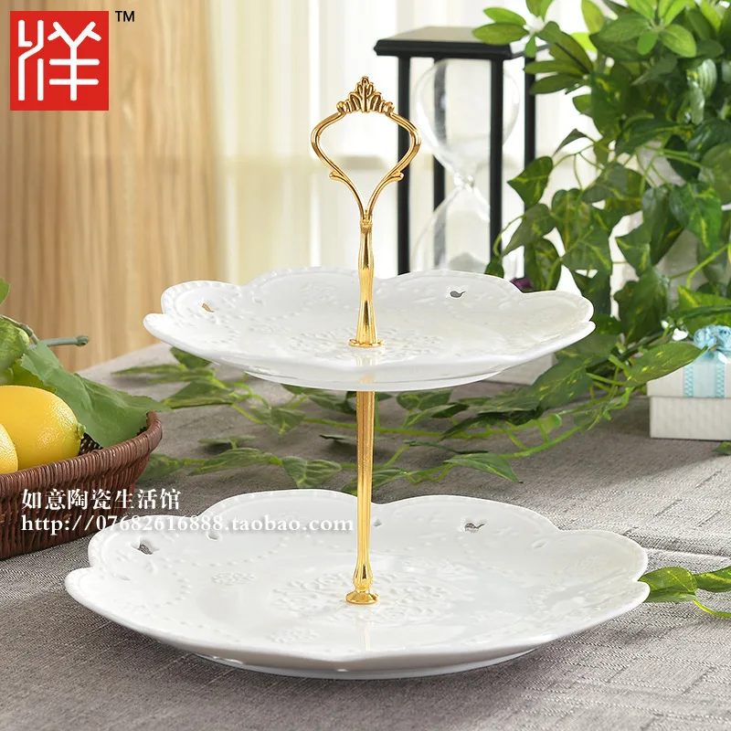 

Embossed ceramic baking tray Western birthday party cake tray two layer dessert plate tableware dinner plate, White