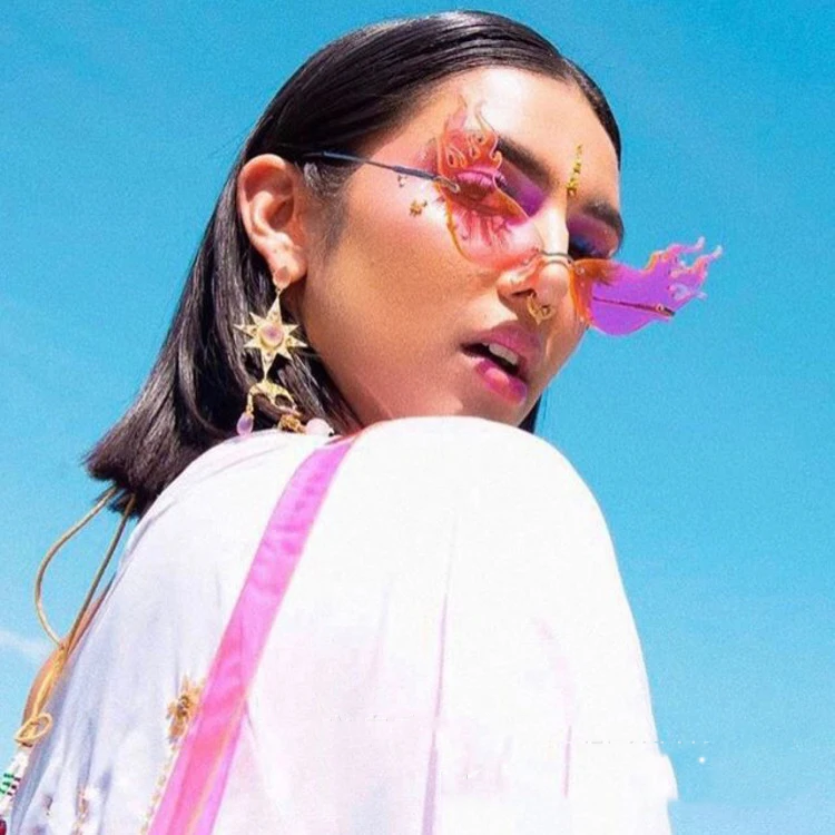 

Trendy triangle fire flame cat eye imagine sunglasses design oversized fashion sun glasses 2020 women eyewear