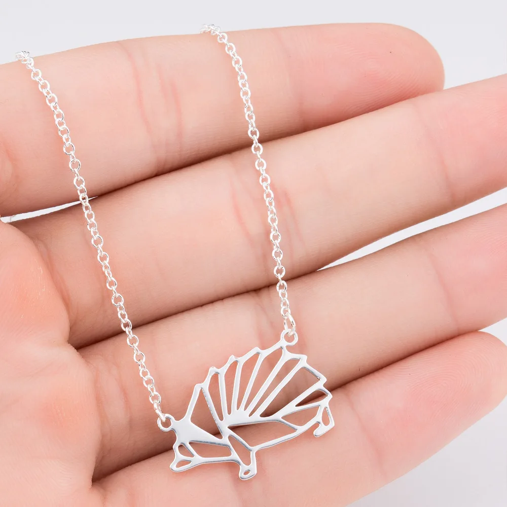 

2022 jewelry hollow geometric animal pendant necklace for women