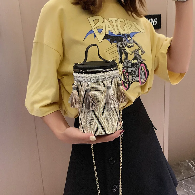 

Bolsa regalo 2021 small shoulder women messenger ladies handbag purse female crossbody bag with tassels