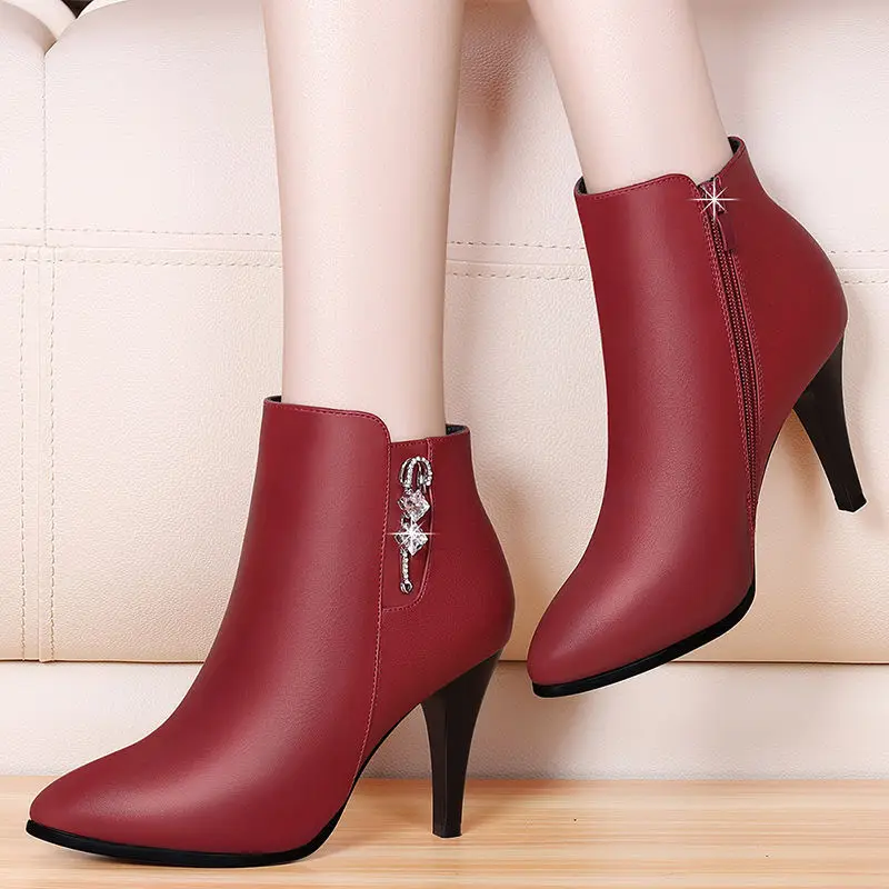 

2021 Autumn And Winter New Stiletto Pointed High Heels Short Martin Boots Sexy Velvet Nude Boots Women Guoci Heels Boots