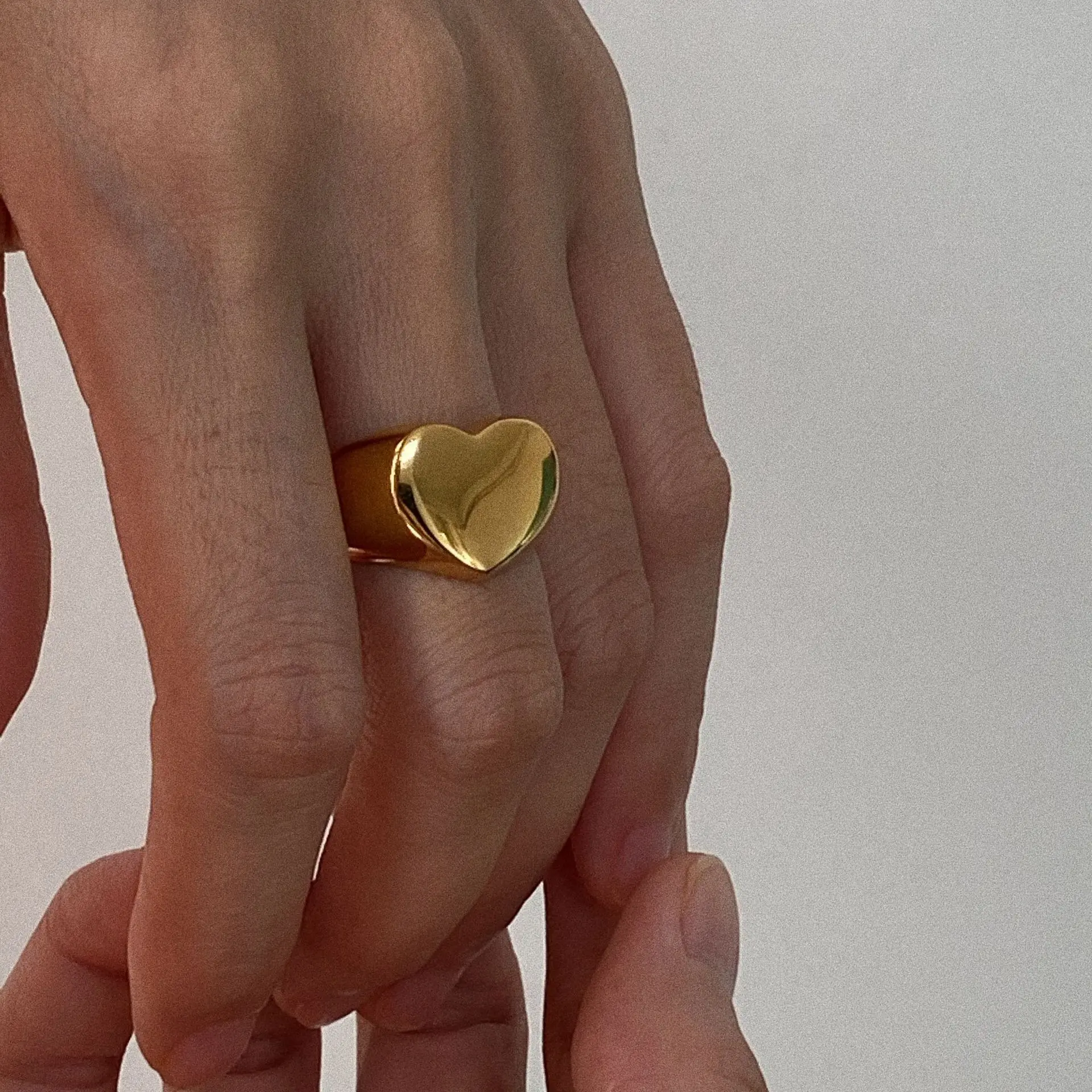 

Delicate Smooth Heart Ring Finger Jewelry 18K Gold IP Plating Stainless Steel Chunky Ring