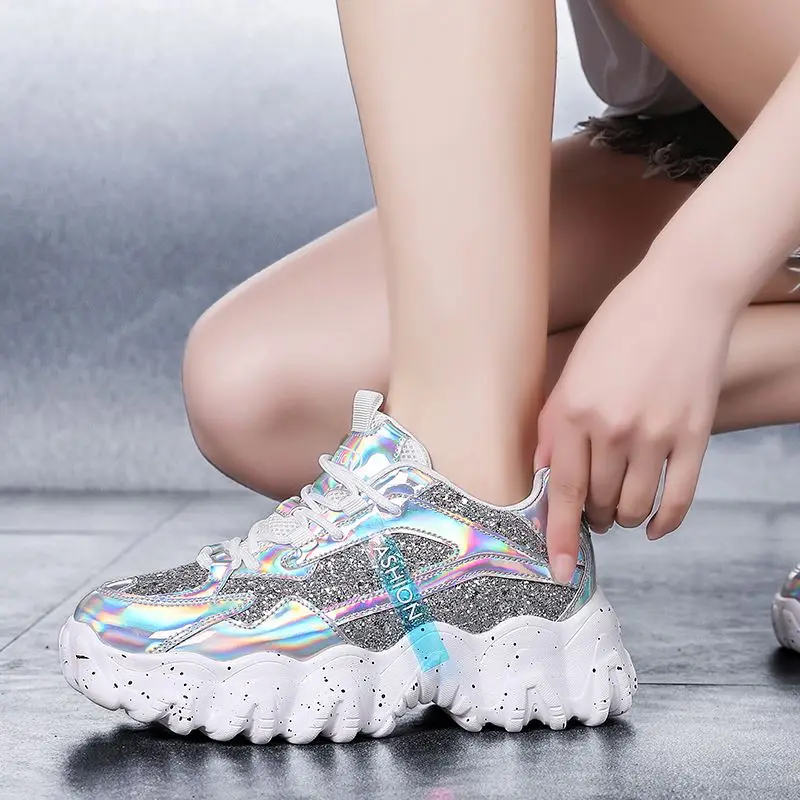 

2020 Wholesale Reflective Ladies Platform Trainer Women's Trendy Sneakers Shoes, Requirement
