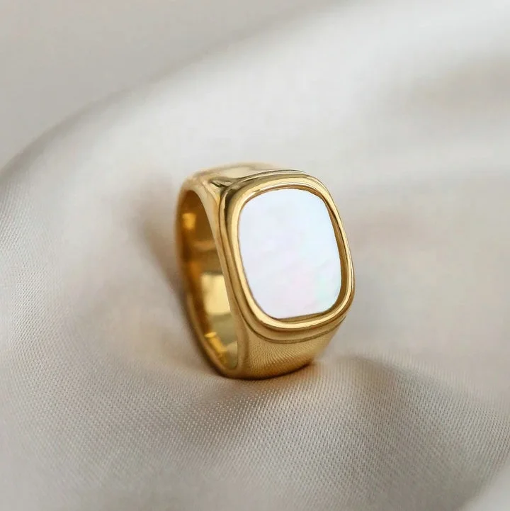 

Unique Gorgeous Natural Rectangle White Shellfish Ring 18K Gold IP Plateding Stainless Steel Wedding Band Lovers Ring