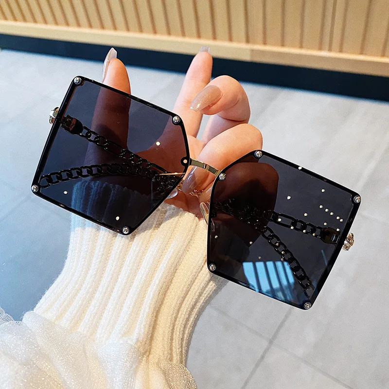 

GGQA0229 newest fashion chain arms sun shades rivet square elegant luxury sunglasses women 2021