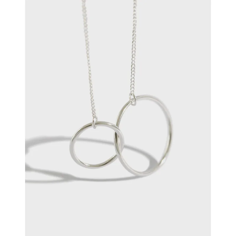 

Simply Design 925 Sterling Silver Glossy Interlocking Circle Necklace Polished Geometric Double Circle S925 Silver Necklace