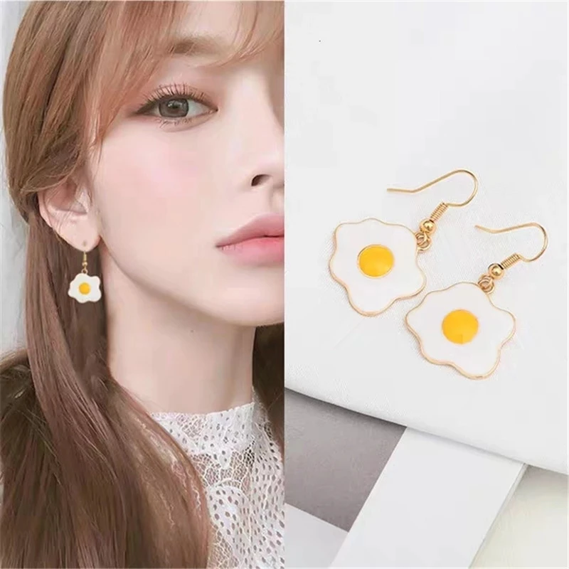 

Girl simple and fresh Earring Golden sliver elegant personality, Picture shows