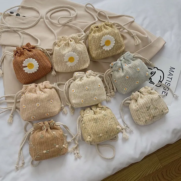 

2022 ins fresh straw bucket small bag summer new fairy daisy beach holiday handbag Summer crossbody bag for Women, 3 colors